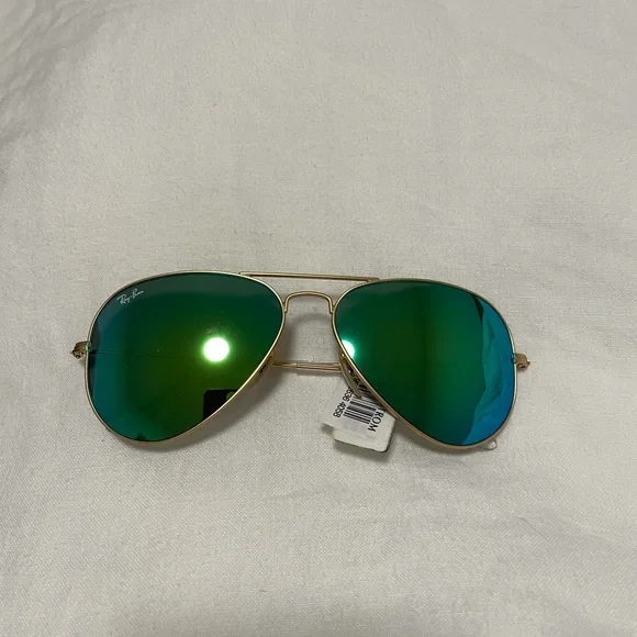 Ray-Ban | Accessories | Rayban Aviator Sunglasses | Poshmark display picture 3